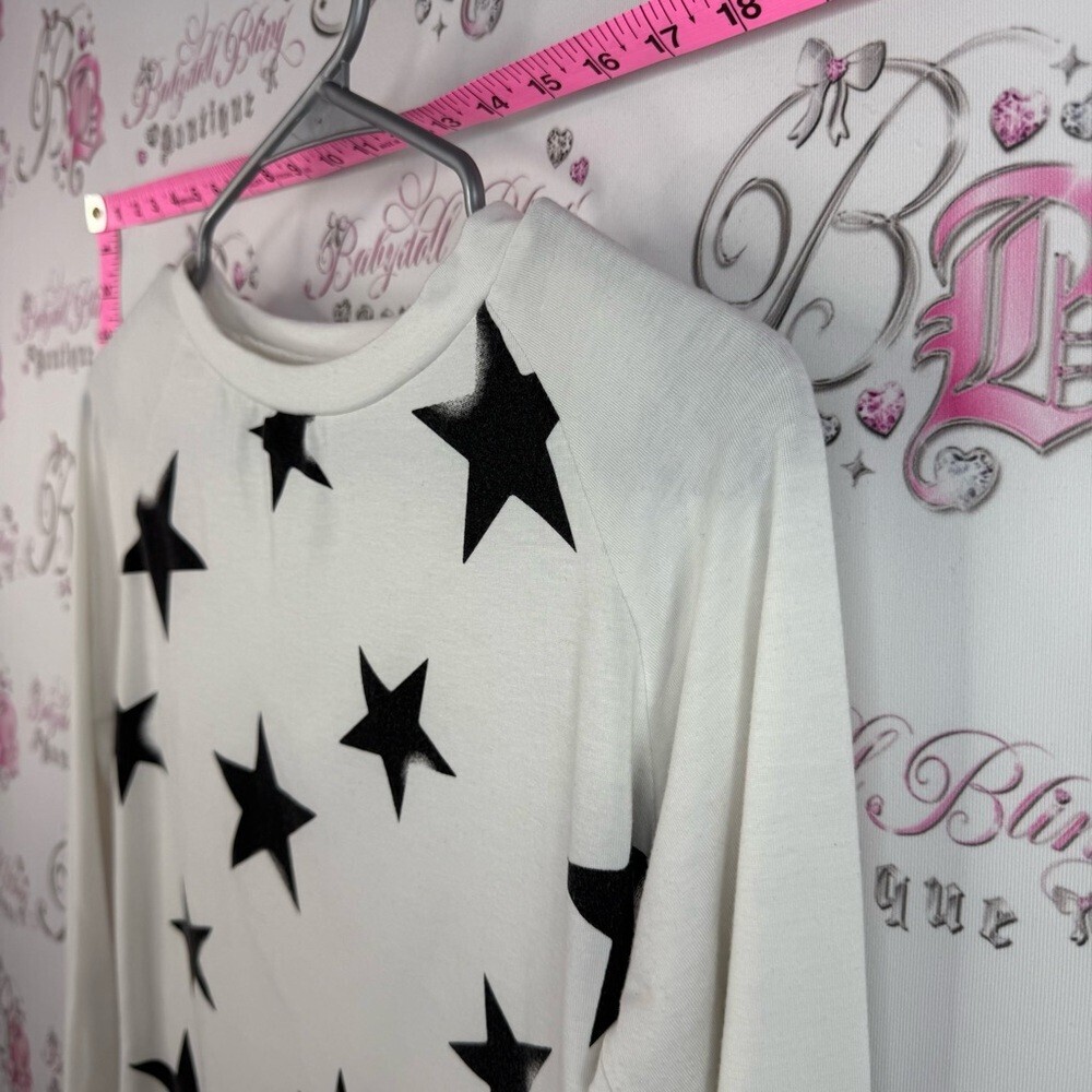 Long sleeve star shirt Women's Long-Sleeve Star Print Top - White/Black - Picture 5 of 11